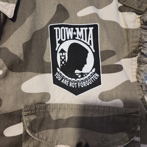 POW Camo Vest - Picture 3 of 5